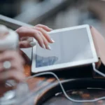 IPTV-strømming på TV og mobil for 1 måned – Premium IPTV Norge-abonnement med HD-kanaler, sport og filmer fra CinelodiTV.